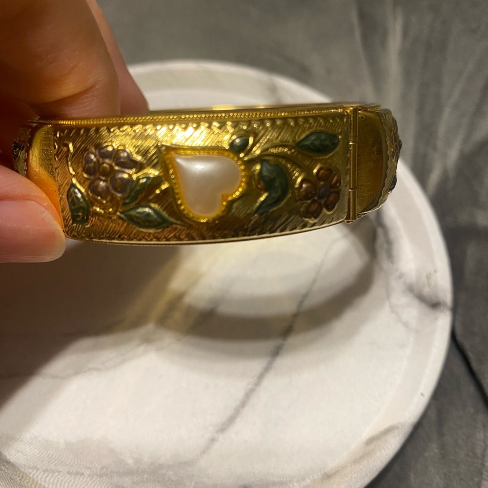 Gold Tone Hinged Floral Bangle Bracelet